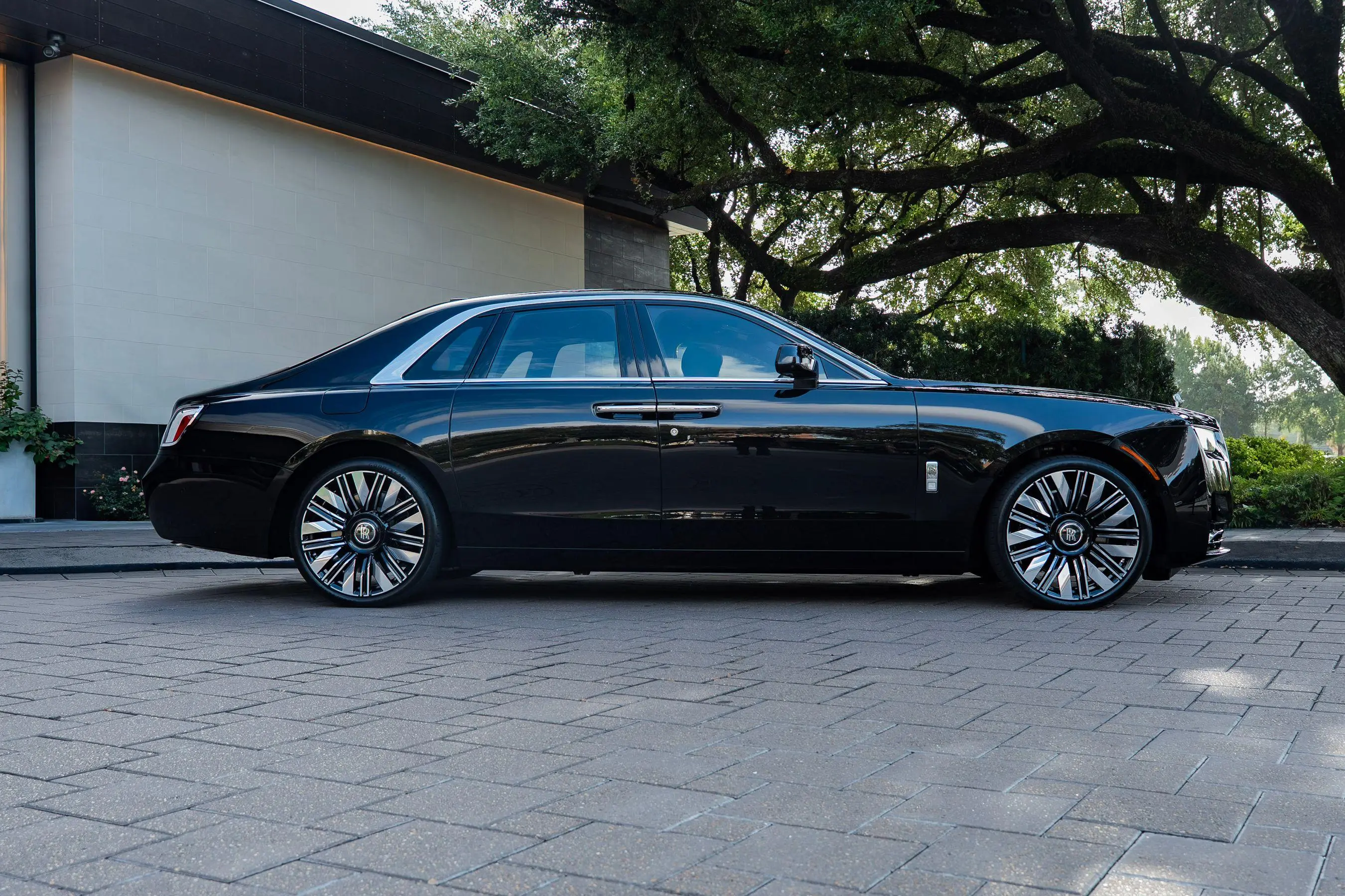 2027 Rolls-Royce Ghost Ghost photo 5