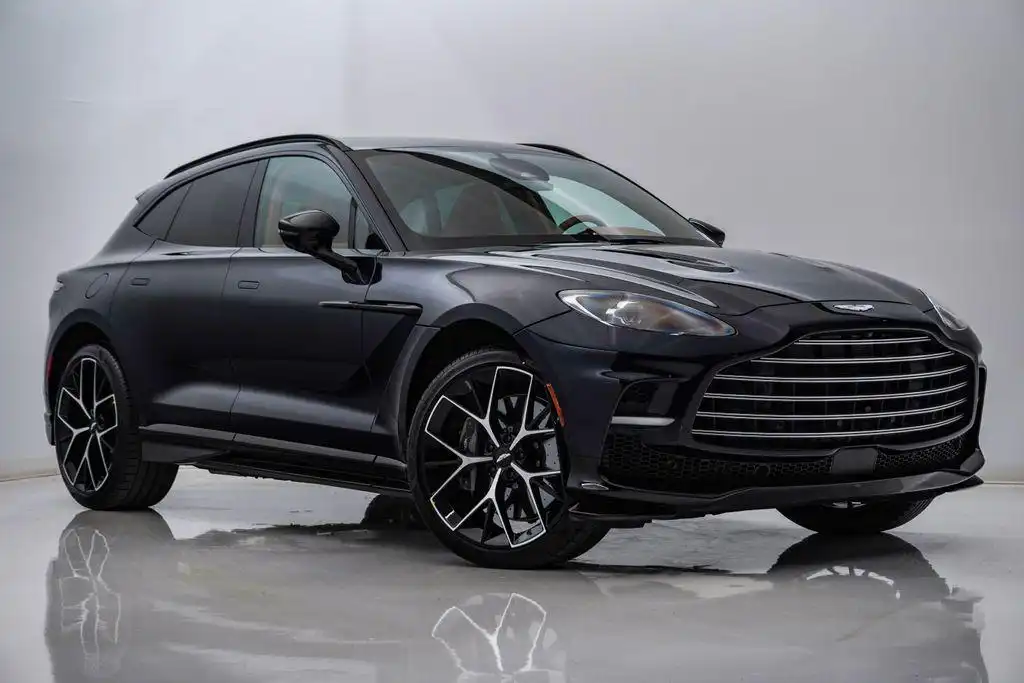 2026 Aston Martin DBX 4.0 V8 707 AWD's photo