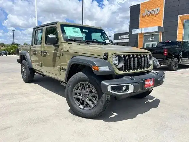 2026 Jeep Gladiator Sport Auto's photo