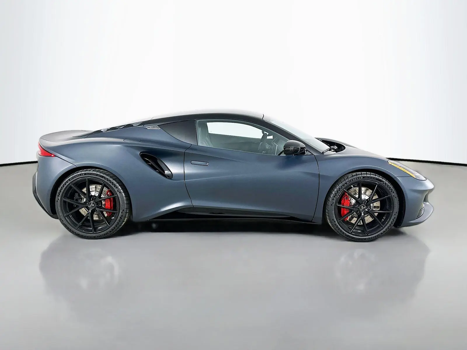 2026 Lotus Emira undefined photo 4
