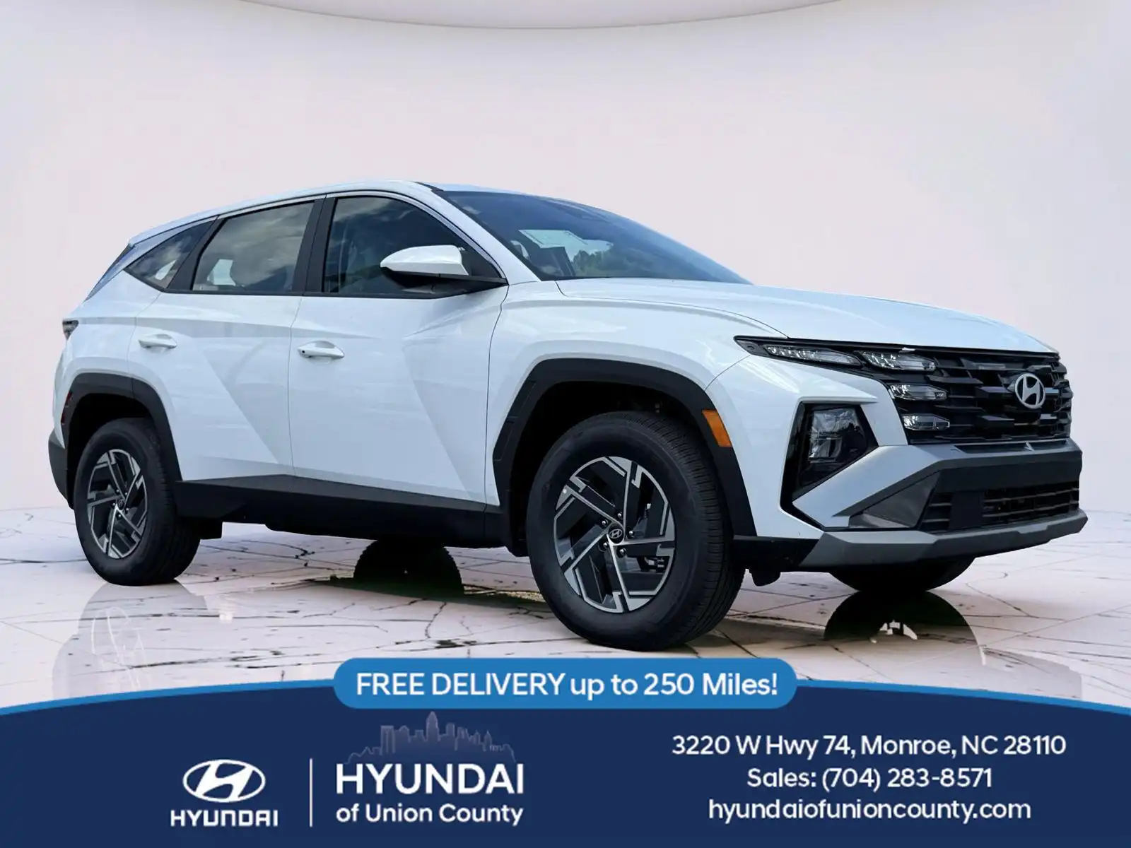 2026 Hyundai Tucson Hybrid Blue AWD SE's photo
