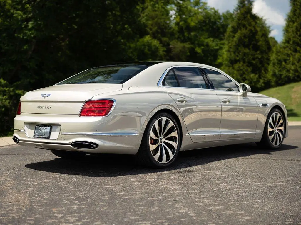 2026 Bentley Flying Spur undefined photo 3