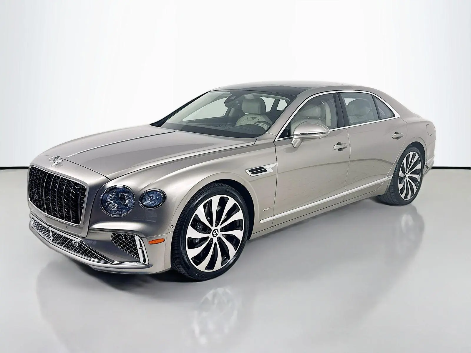 2026 Bentley Flying Spur undefined photo 3