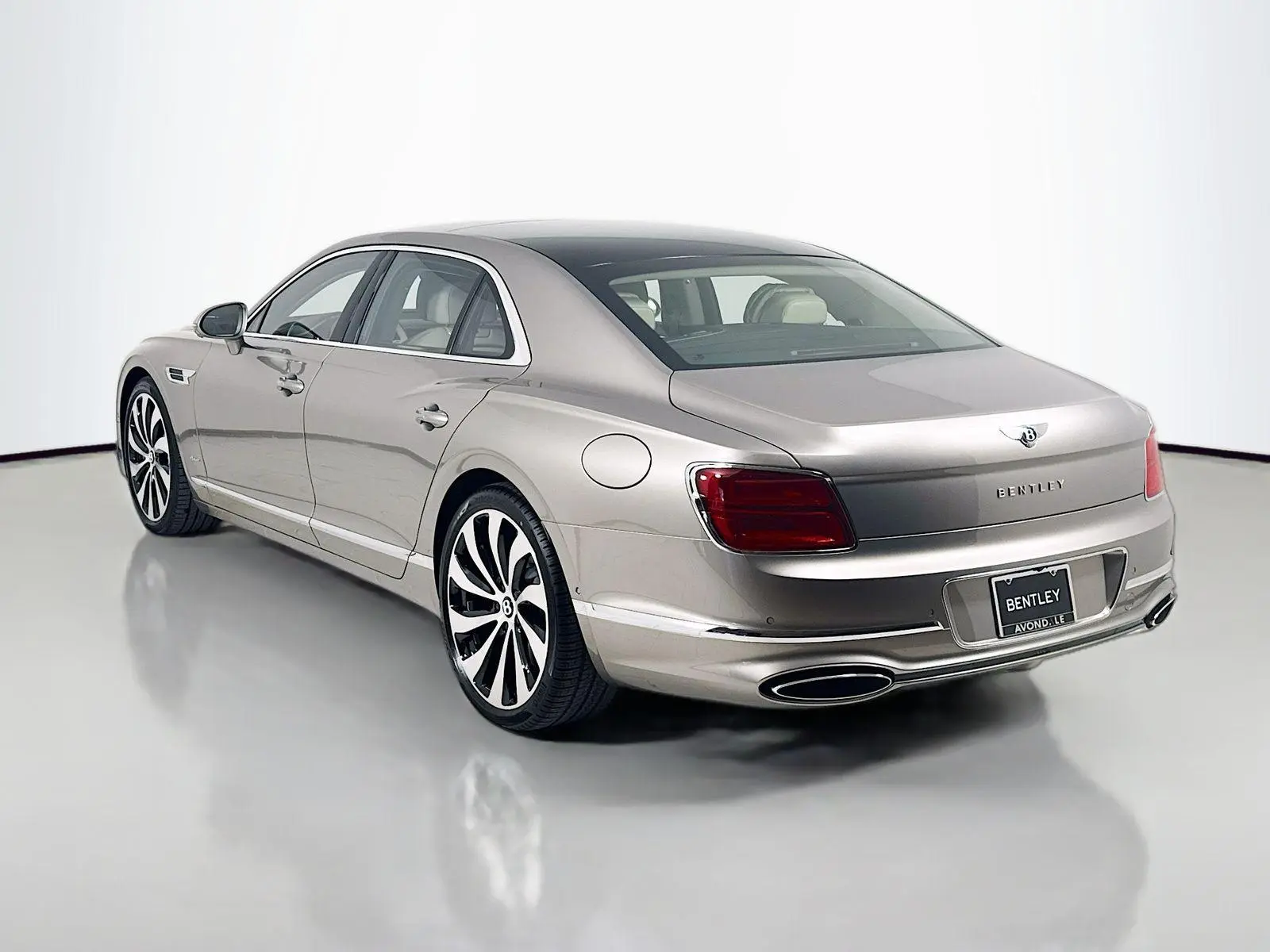 2026 Bentley Flying Spur undefined photo 5