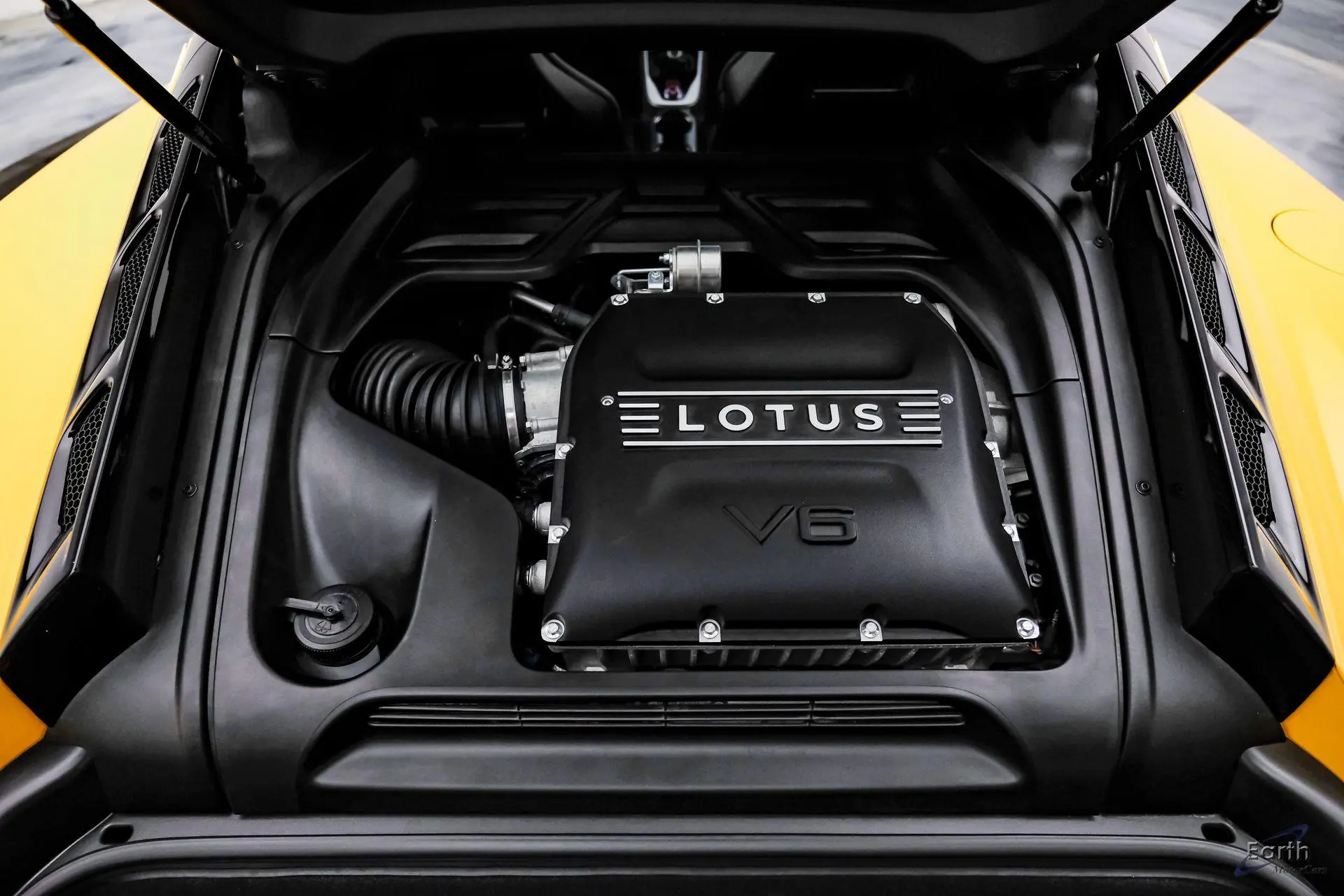 2026 Lotus Emira undefined photo 3
