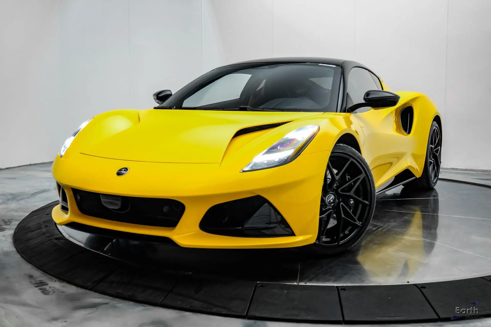 2026 Lotus Emira undefined photo 5