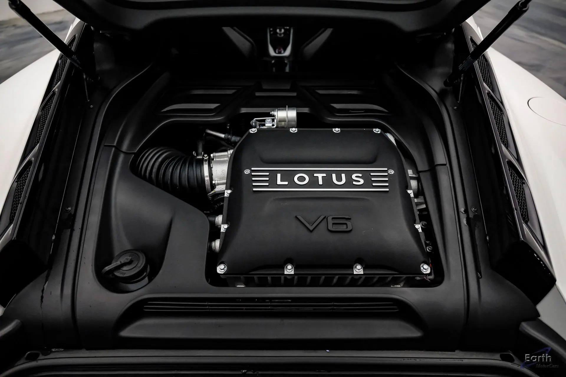 2026 Lotus Emira undefined photo 3