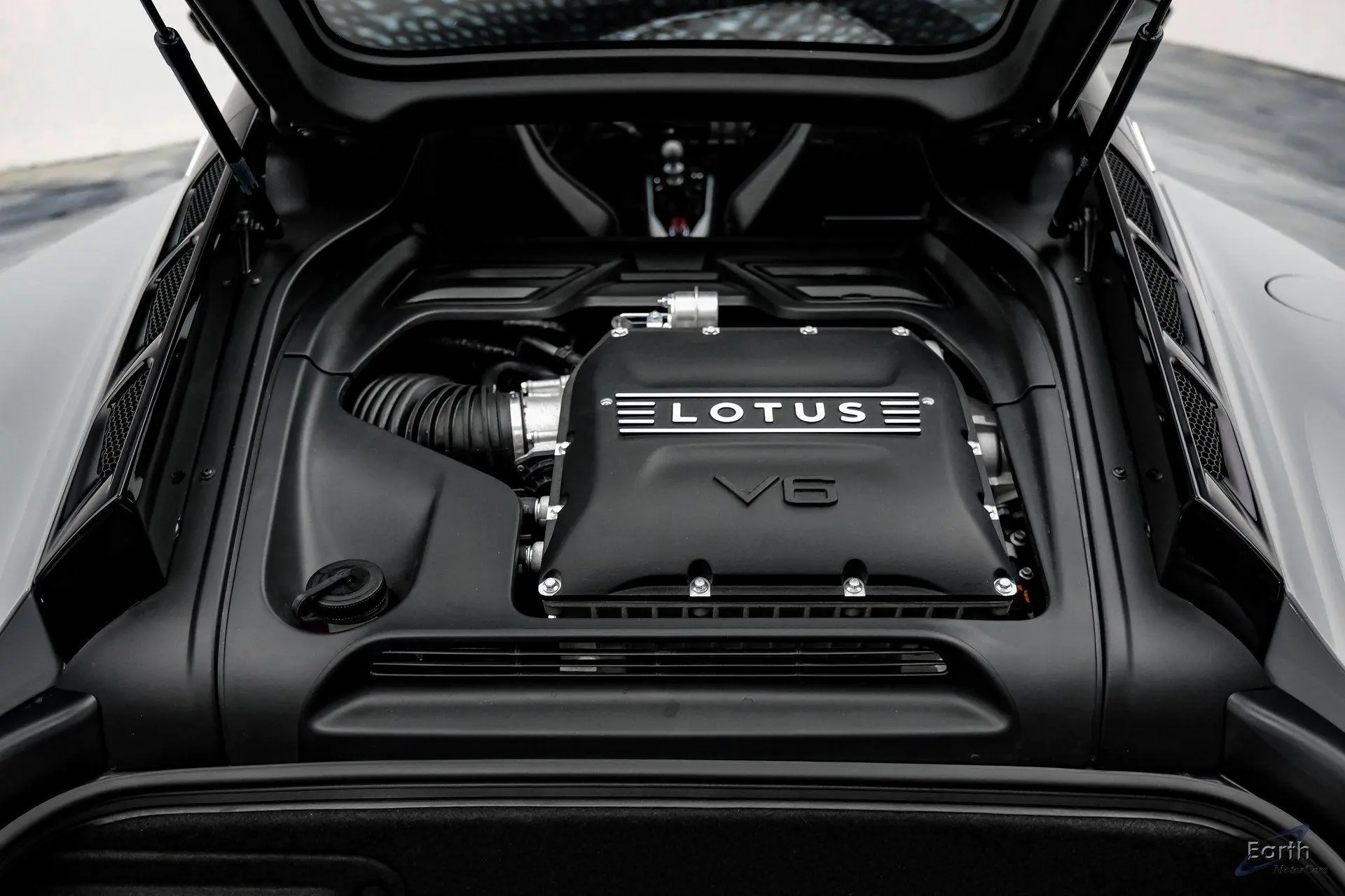 2026 Lotus Emira undefined photo 3