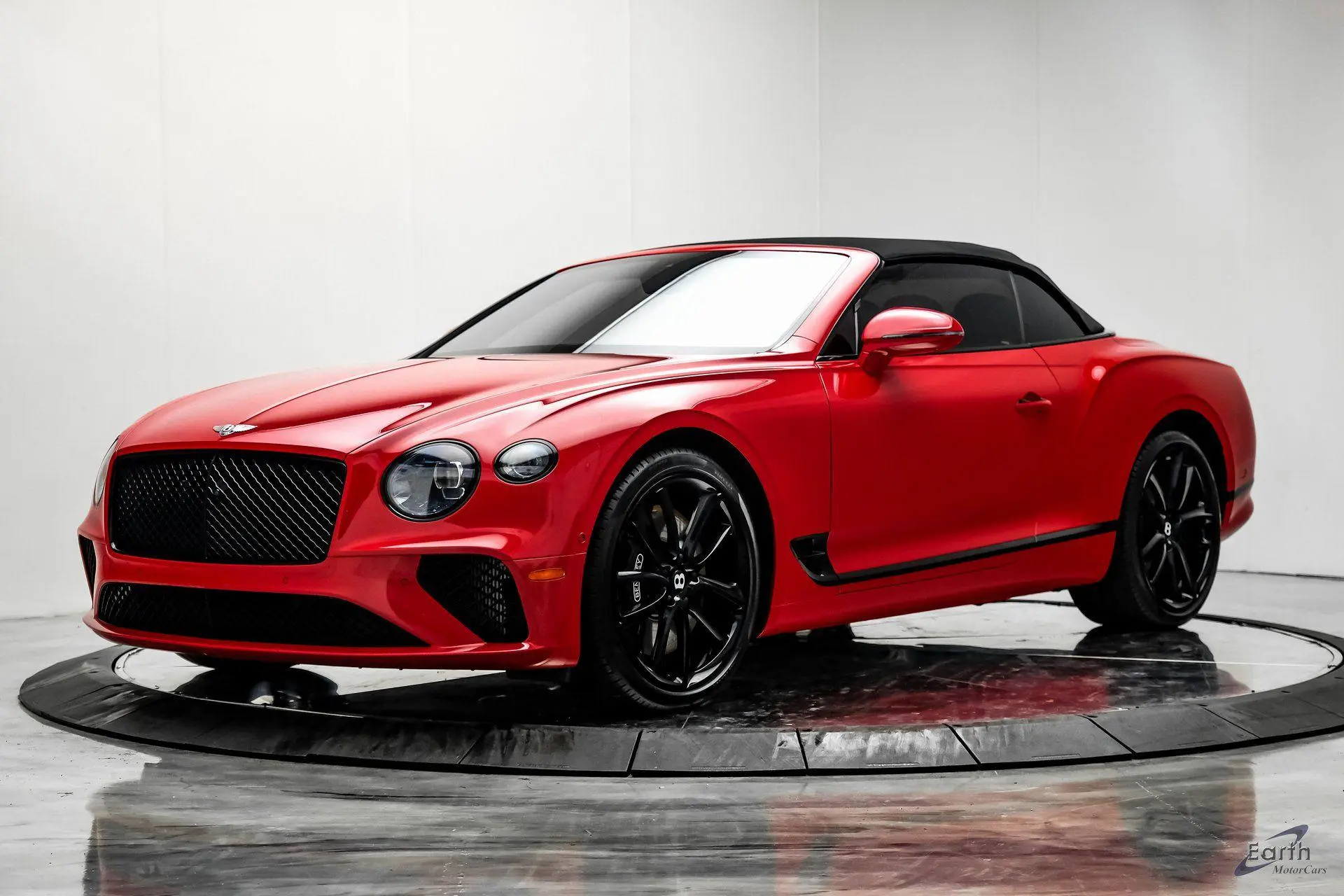 2022 Bentley Continental GT V8 Mulliner Convertible photo 5