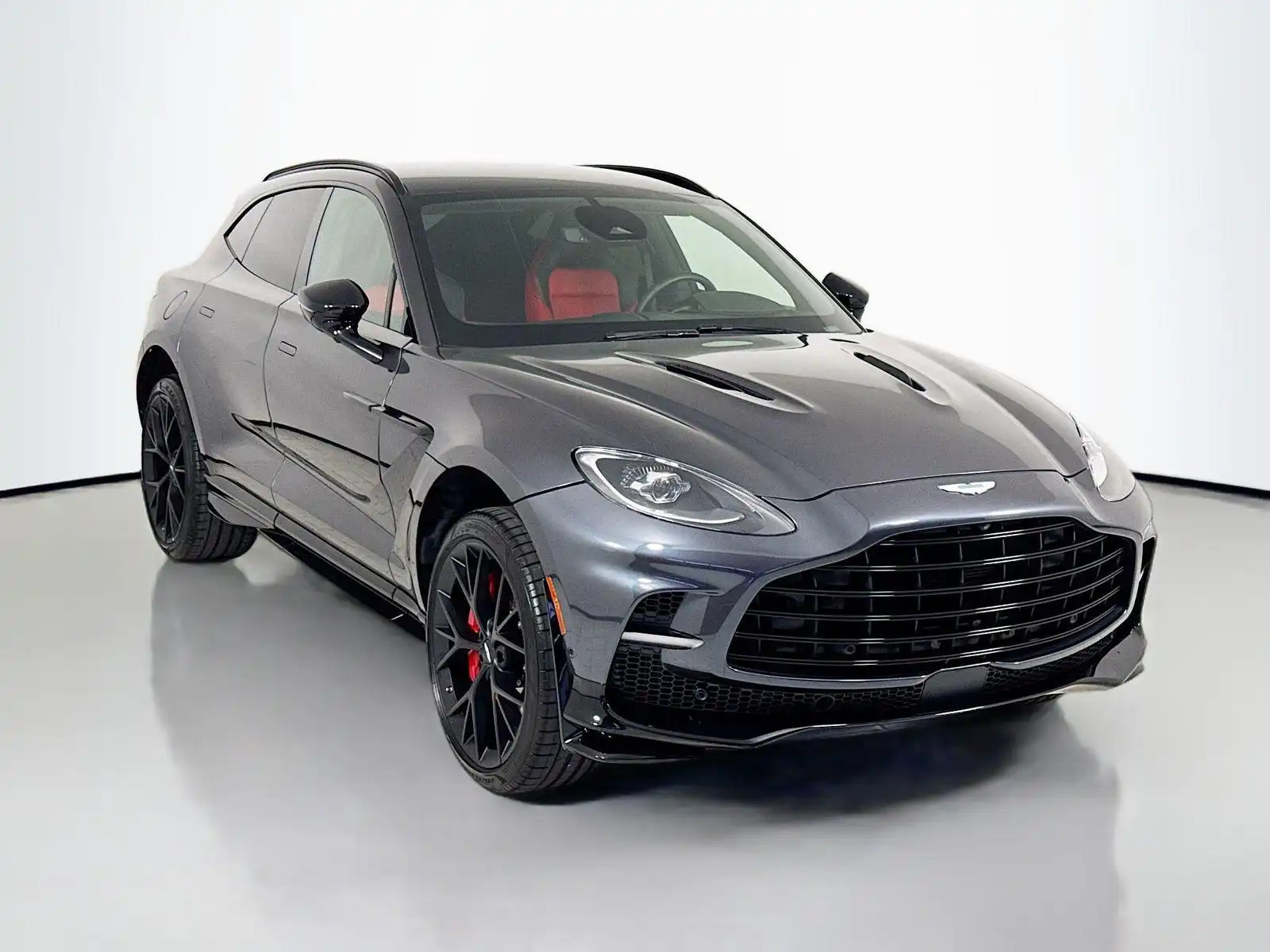 2025 Aston Martin DBX 4.0 V8 707 AWD's photo