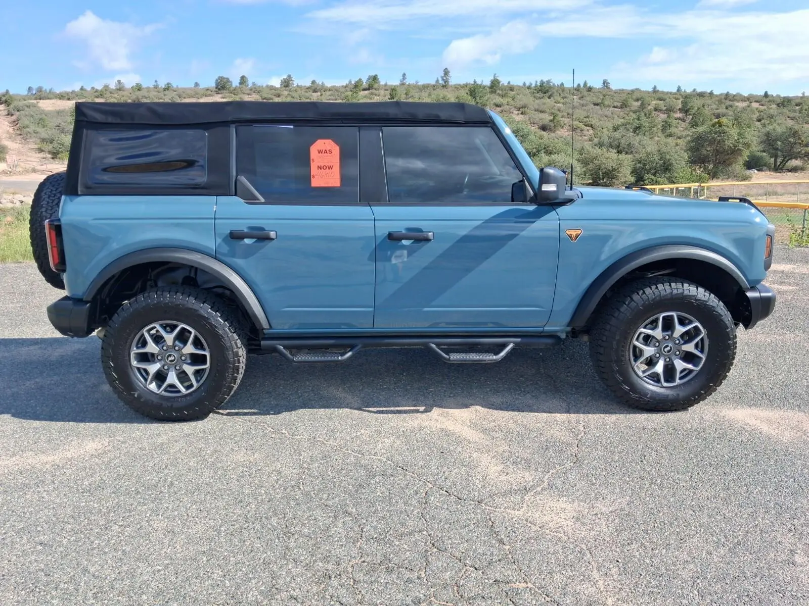 2023 Ford Bronco Badlands 4x4 photo 3