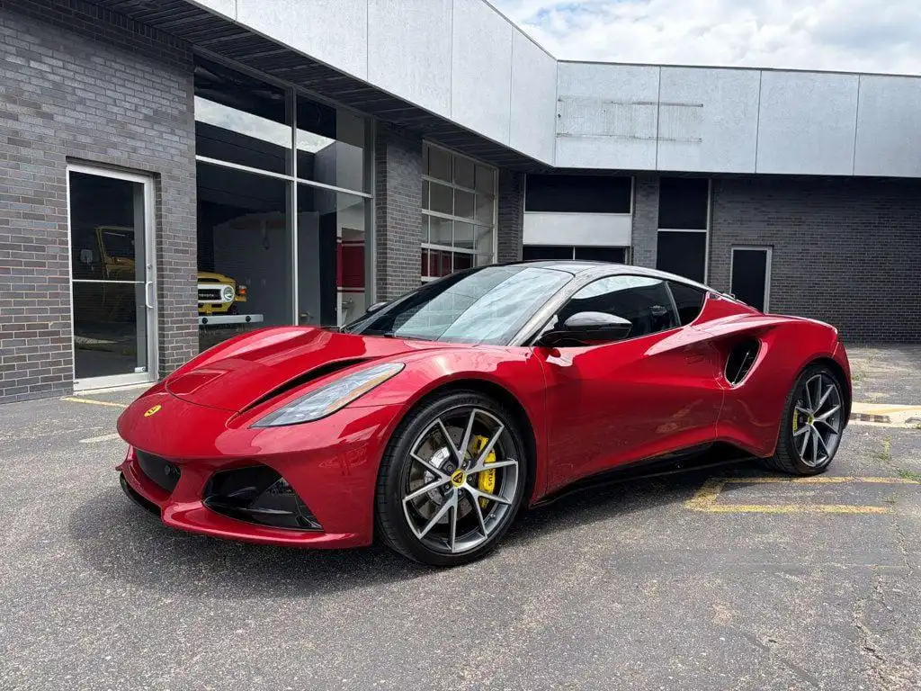 2024 Lotus Emira 3.5 V6 First Edition Auto's photo