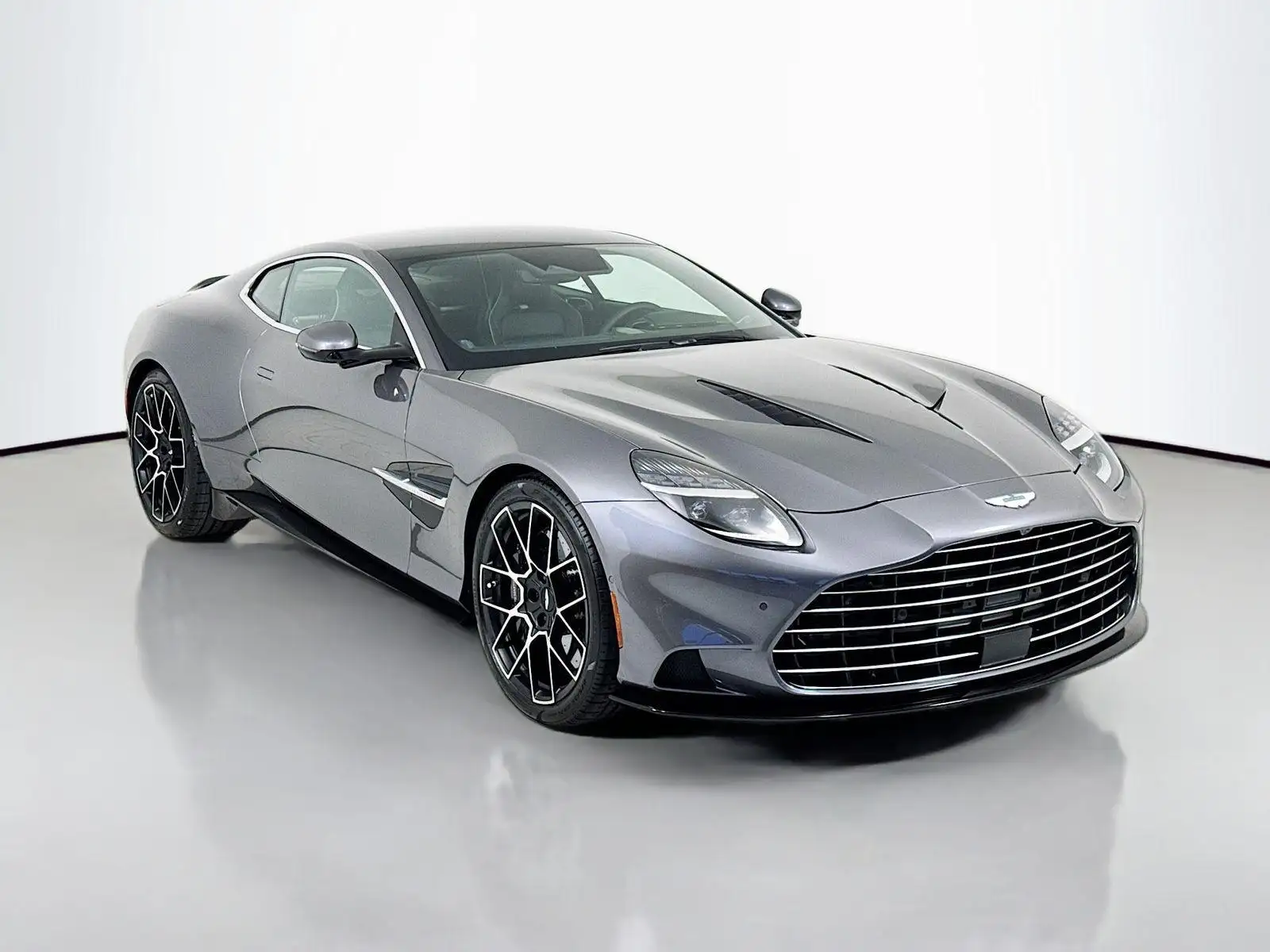 2026 Aston Martin Vanquish Coupe's photo