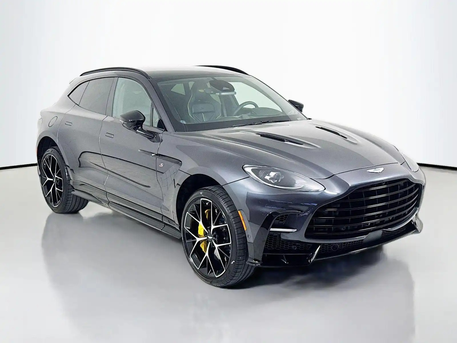 2026 Aston Martin DBX 4.0 V8 S AWD's photo