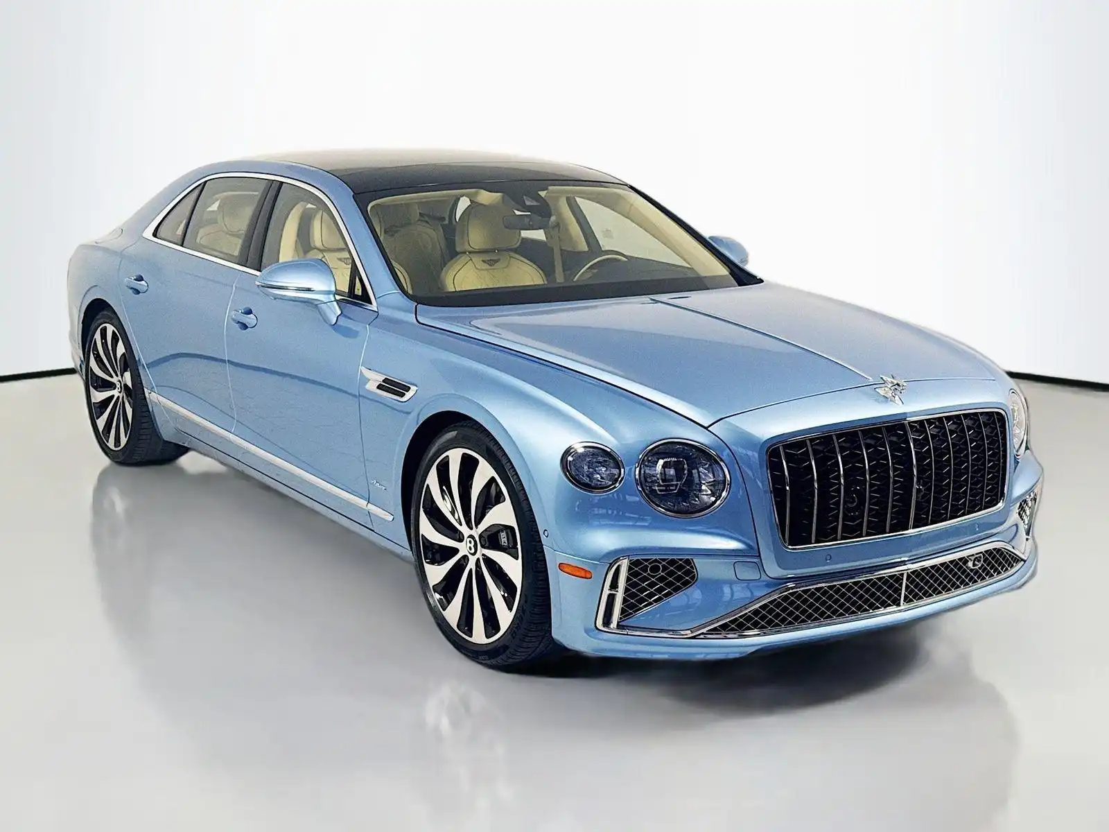 2026 Bentley Flying Spur's photo