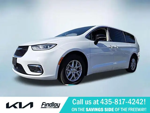 2024 Chrysler Pacifica Touring L photo 1