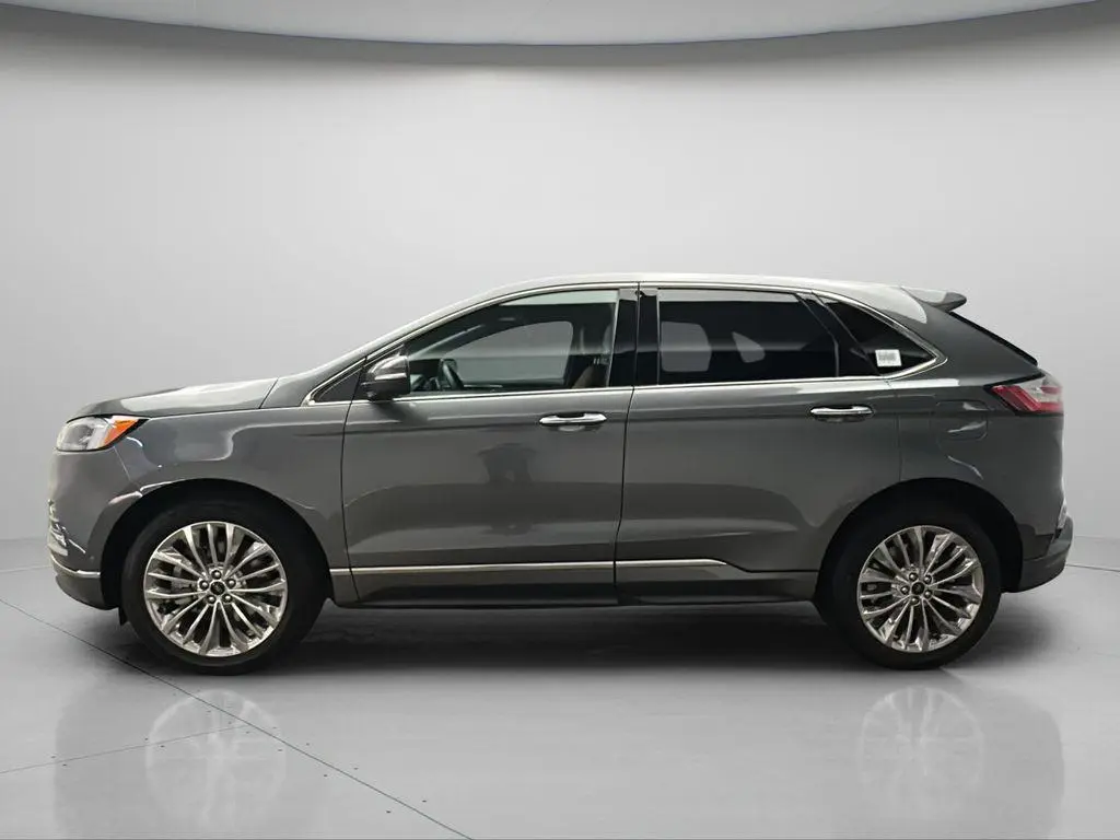 2024 Ford Edge Titanium AWD photo 3