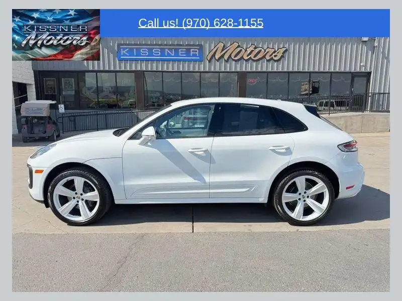 2023 Porsche Macan T's photo