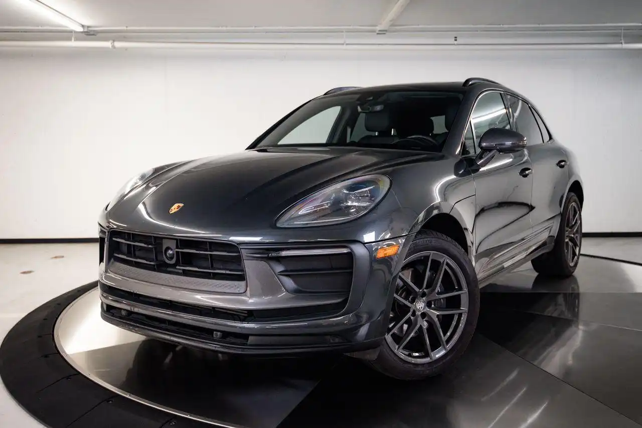 2024 Porsche Macan T's photo