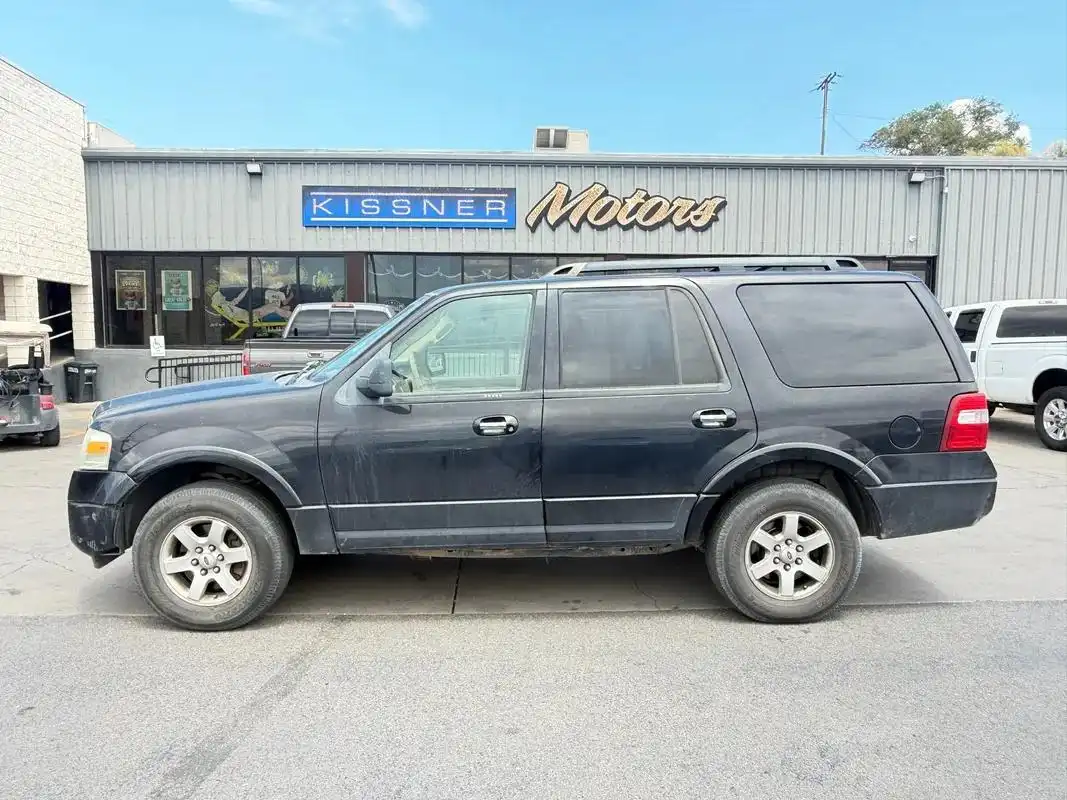 2010 Ford Expedition XLT 4WD's photo