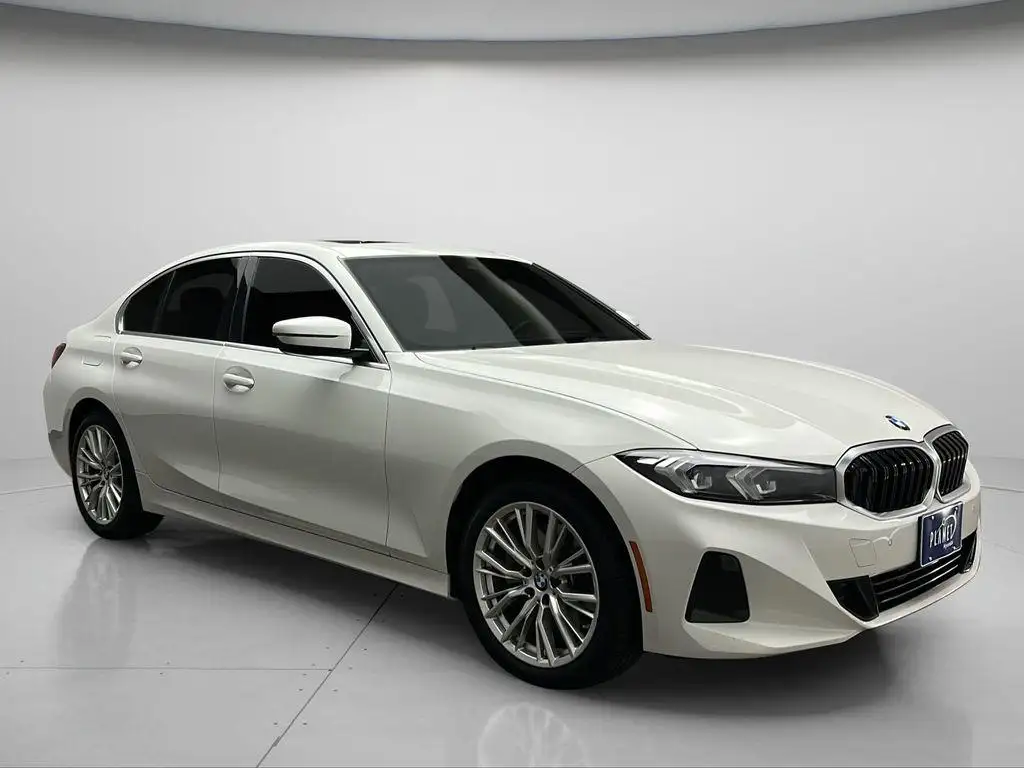 2024 BMW 3 Series 330i xDrive Sedan's photo