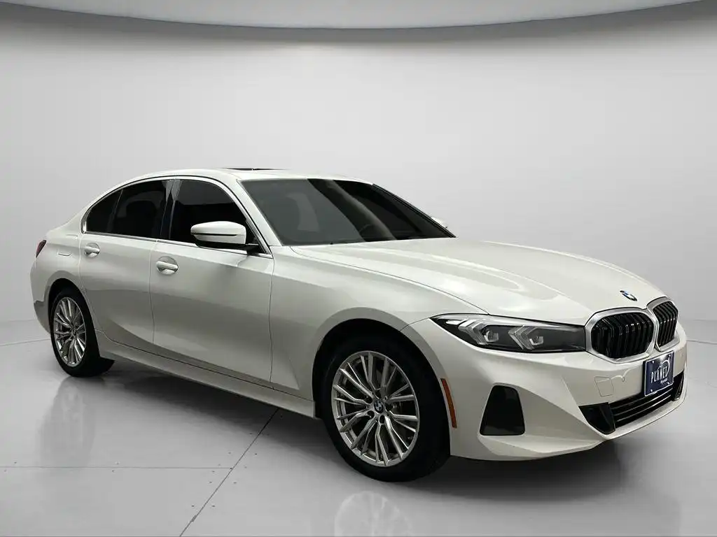 2024 BMW 3 Series 330i xDrive Sedan's photo