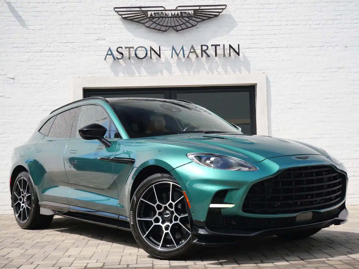2023 Aston Martin DBX 4.0 V8 707 AWD's photo