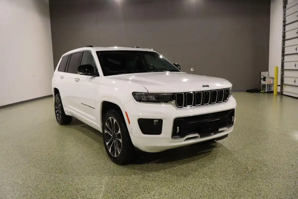 2021 Jeep Grand Cherokee L Overland's photo