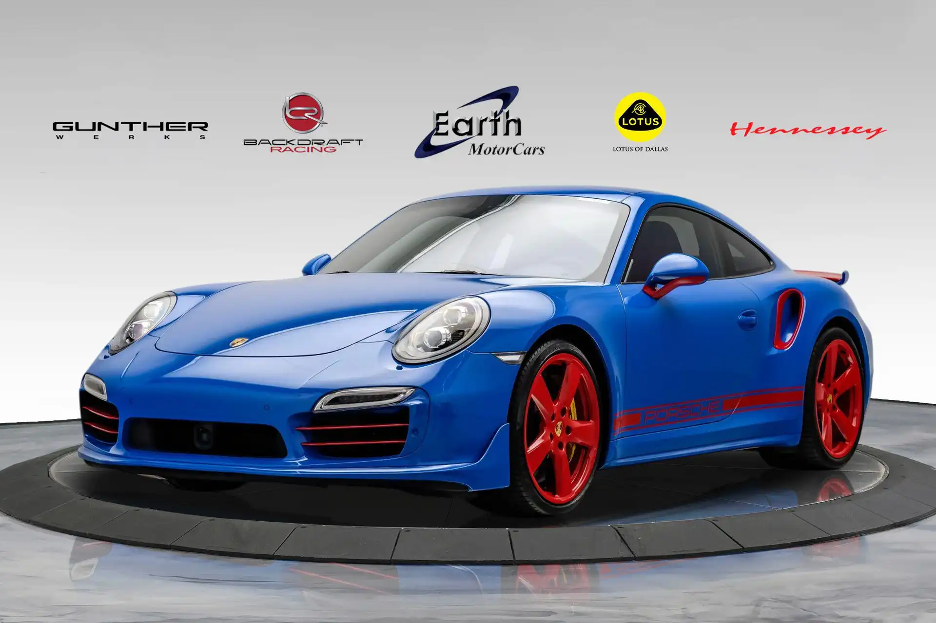 2016 Porsche 911 Turbo S Coupe's photo