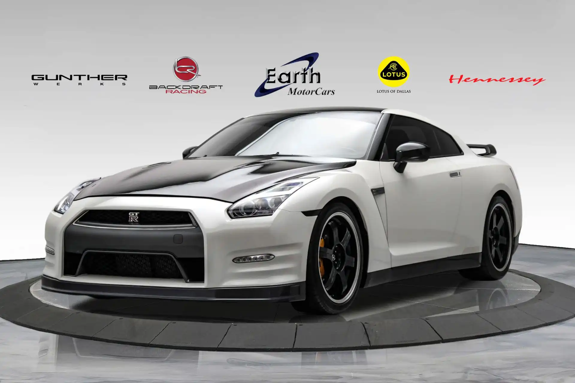 2014 Nissan GT-R GT-R Black Edition's photo