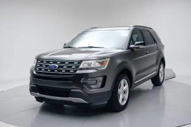 2017 Ford Explorer XLT 4WD's photo