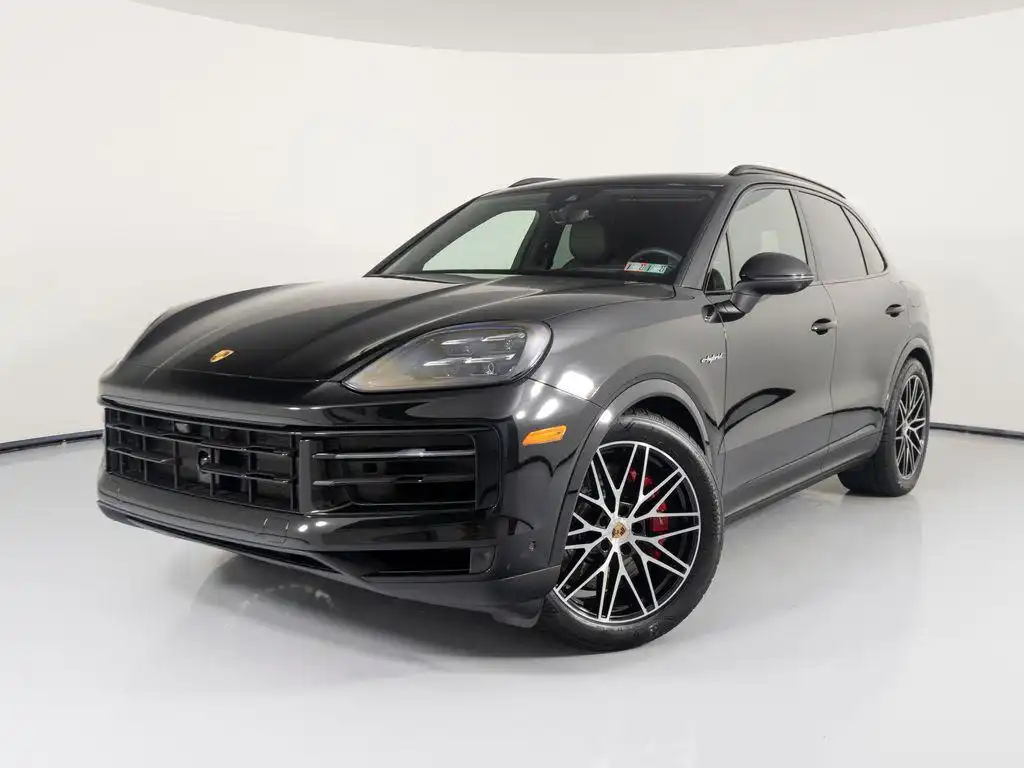 2026 Porsche Cayenne S E-Hybrid's photo