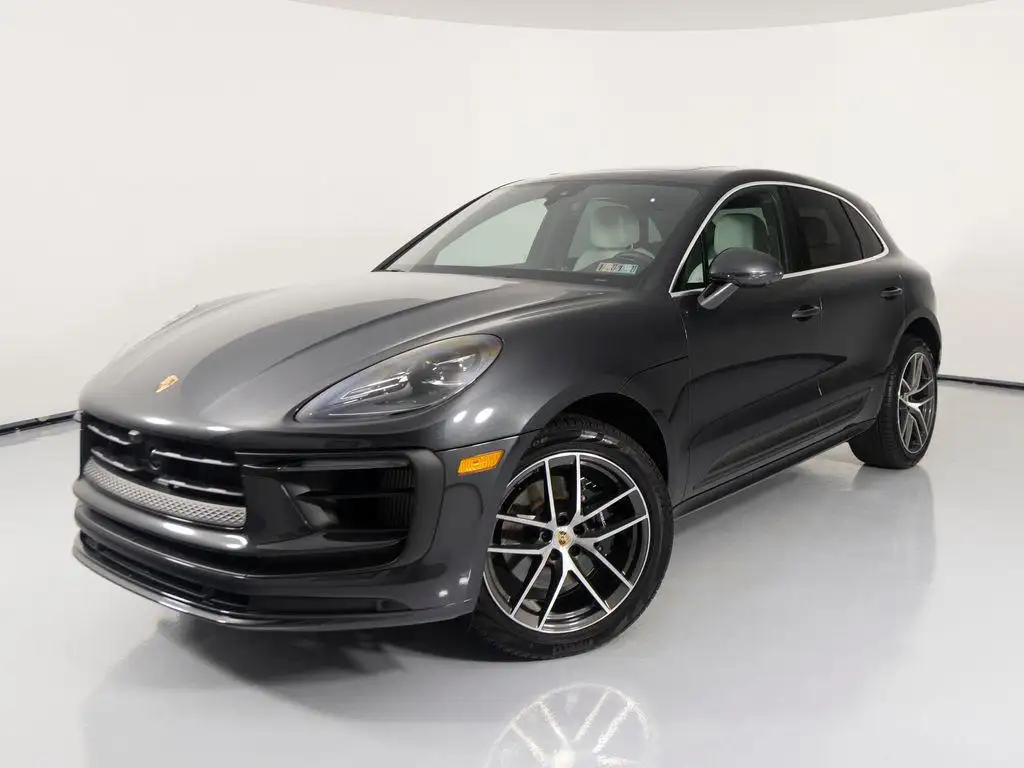 2026 Porsche Macan S's photo