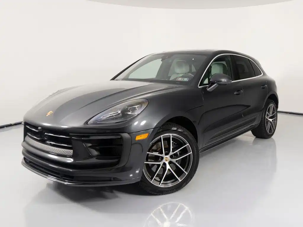 2026 Porsche Macan S's photo