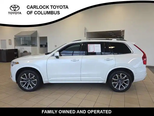 2018 Volvo XC90 T6 AWD Momentum's photo