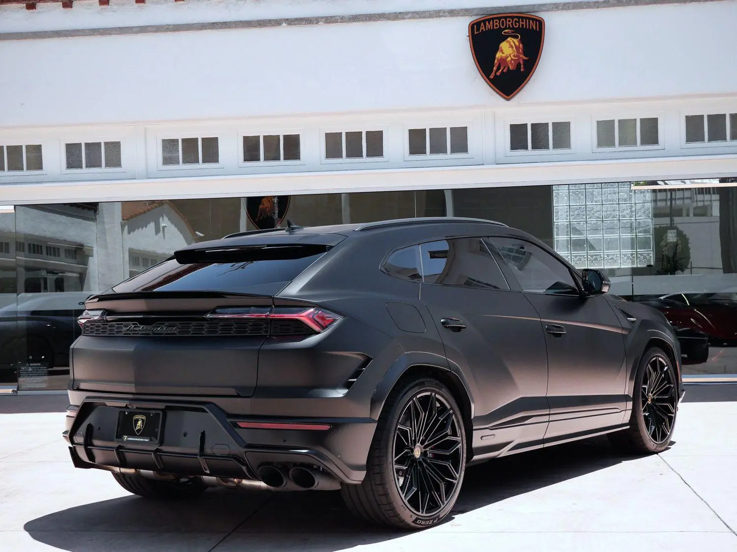 2025 Lamborghini Urus 4.0 V8 PHEV SE photo 3