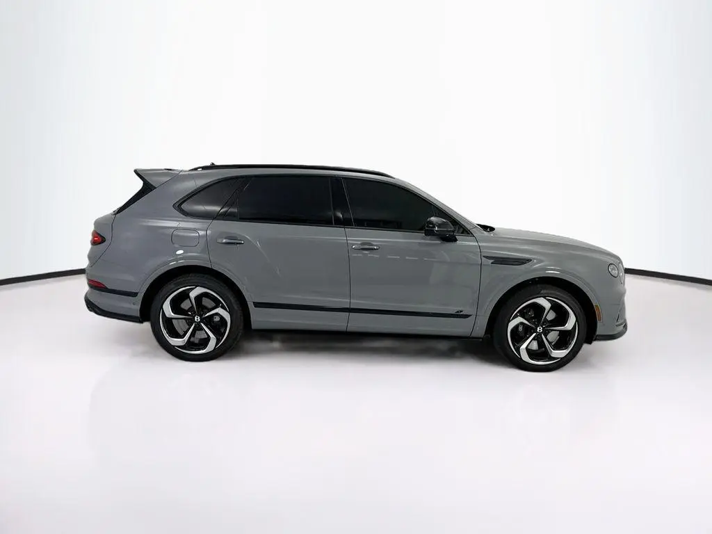 2023 Bentley Bentayga S photo 4