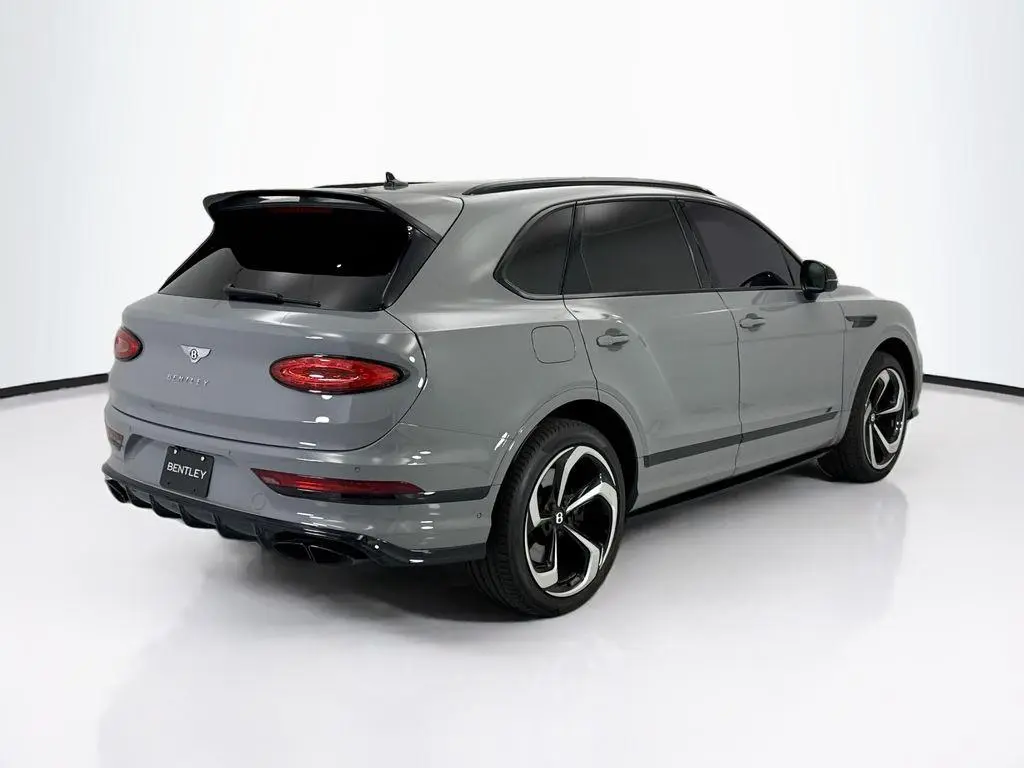 2023 Bentley Bentayga S photo 5