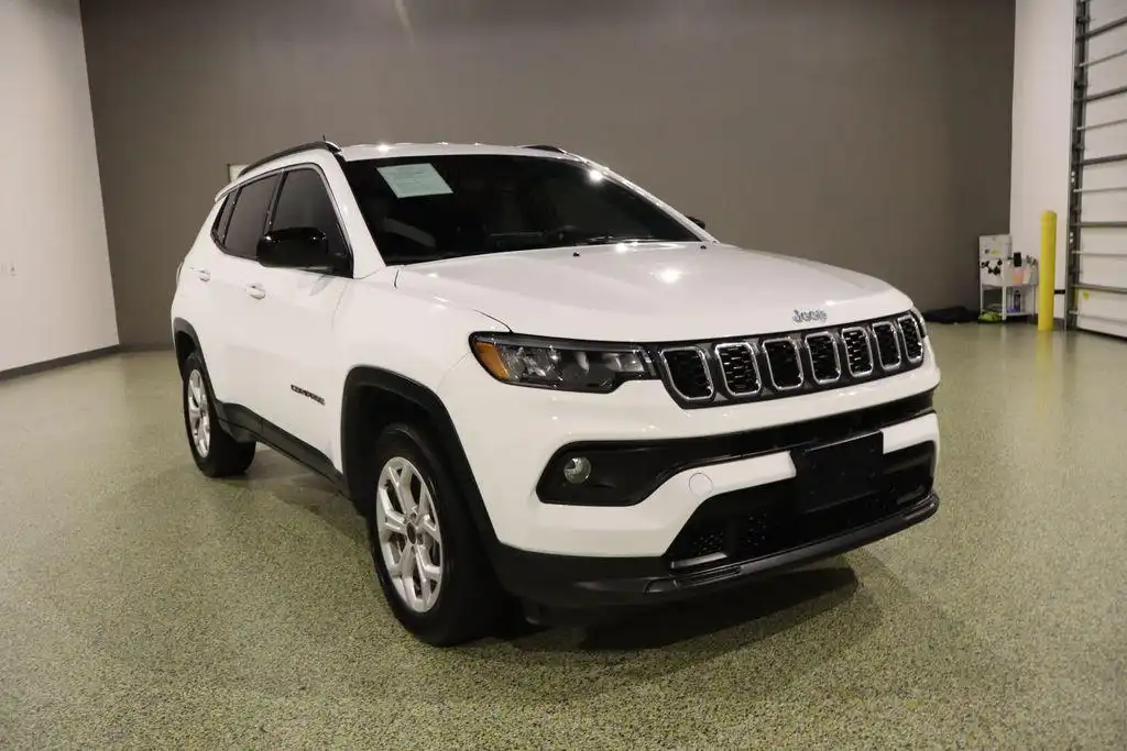 2025 Jeep Compass Latitude 4WD's photo