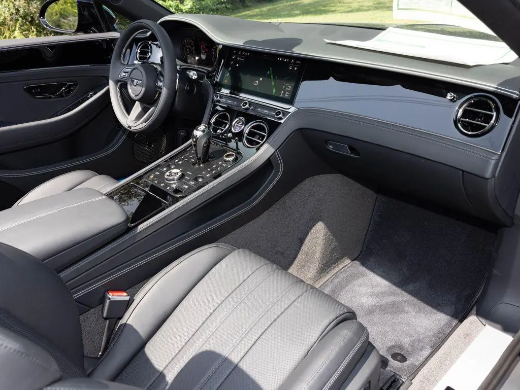 2025 Bentley Continental GT Mulliner photo 4