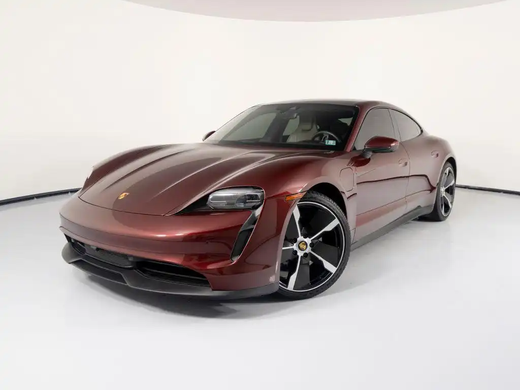 2022 Porsche Taycan Base's photo