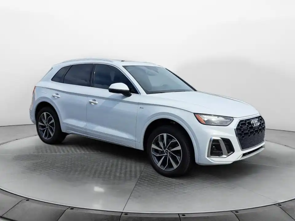 2024 Audi Q5 45 Premium Plus's photo