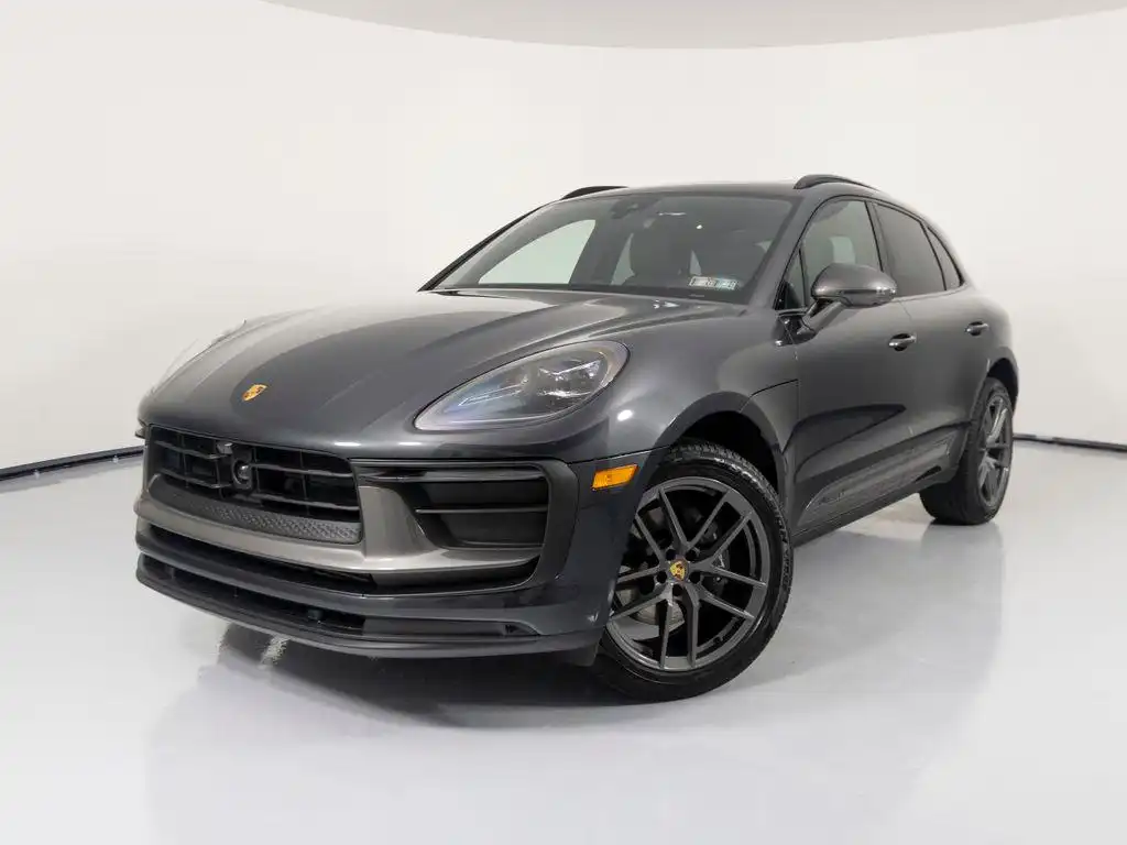 2026 Porsche Macan T's photo