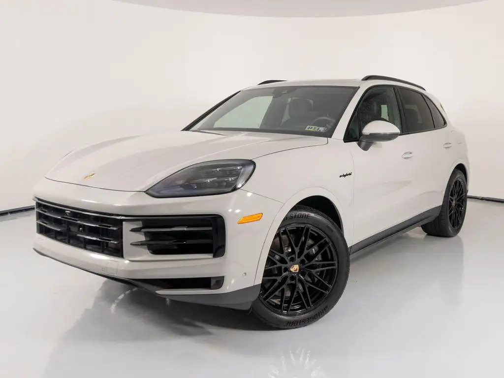 2026 Porsche Cayenne E-Hybrid's photo
