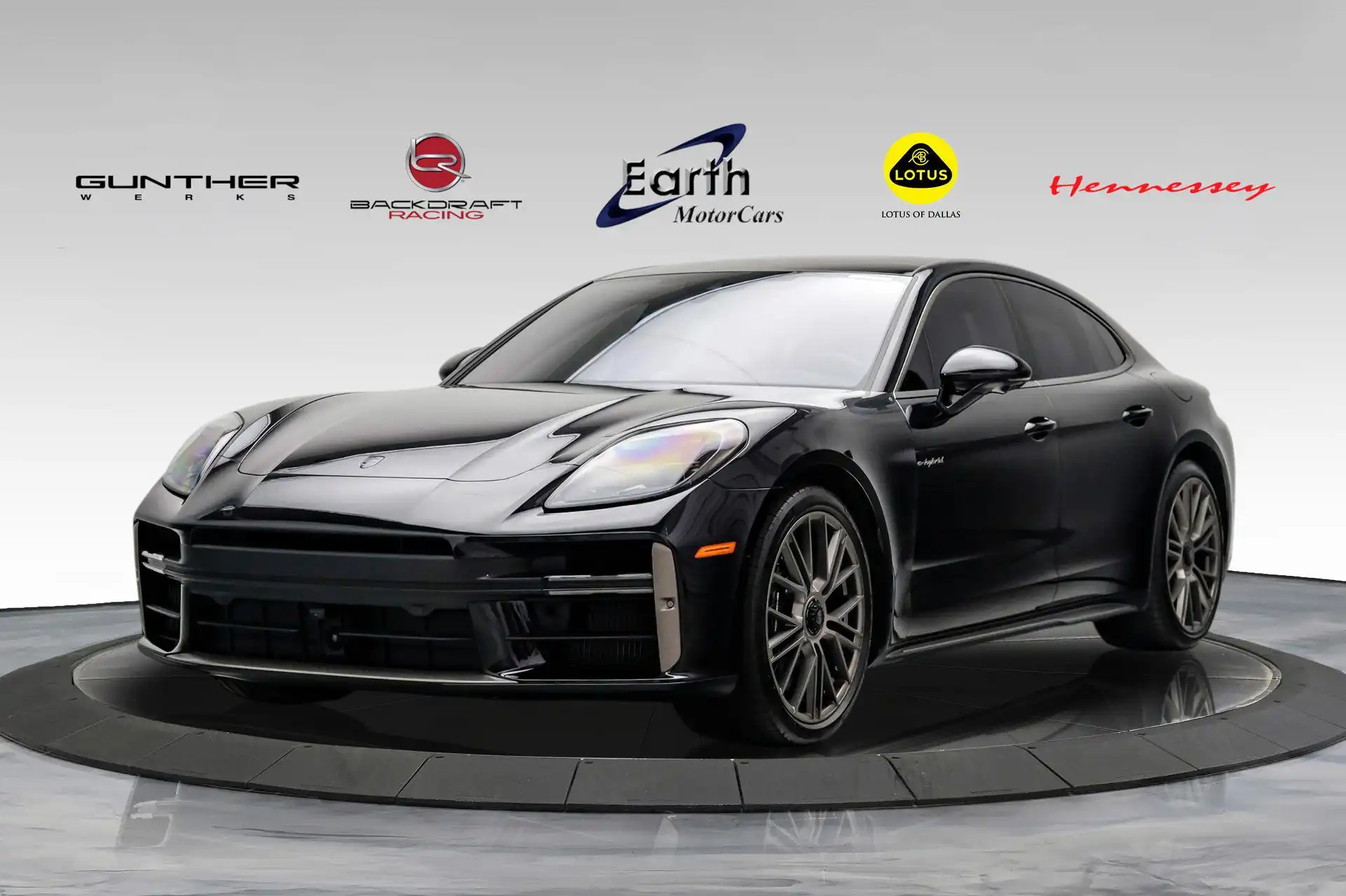 2026 Porsche Panamera Turbo S E-Hybrid's photo