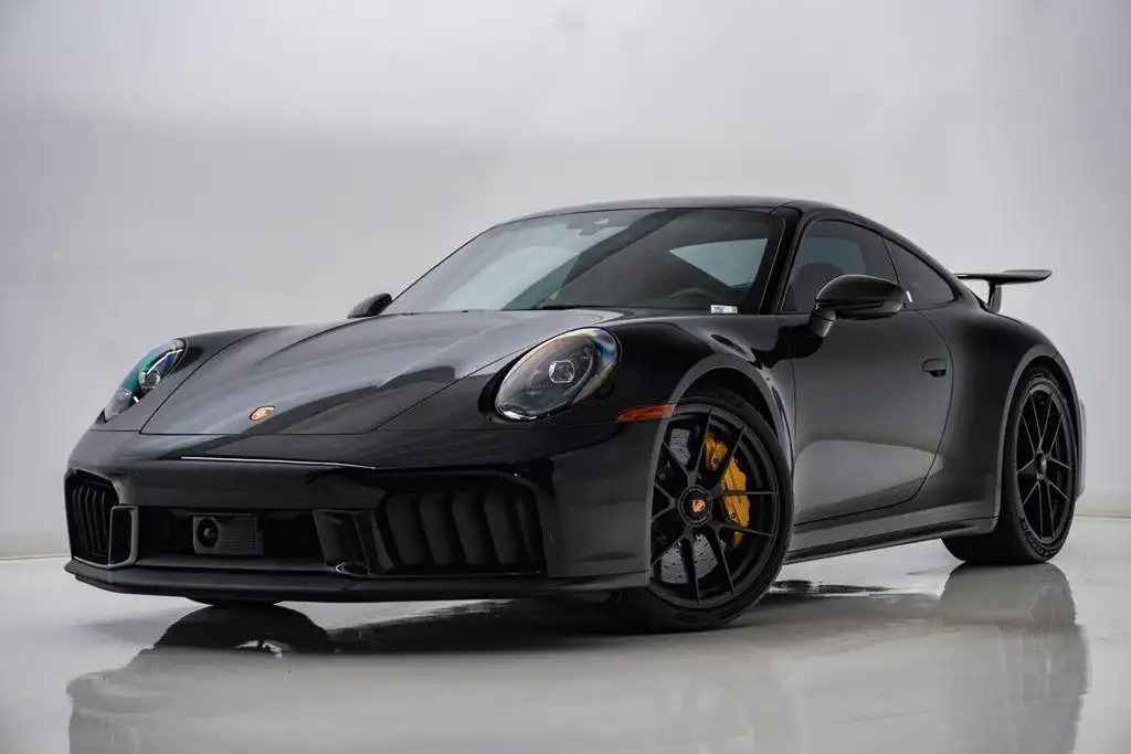 2026 Porsche 911 Carrera 4 GTS Coupe's photo