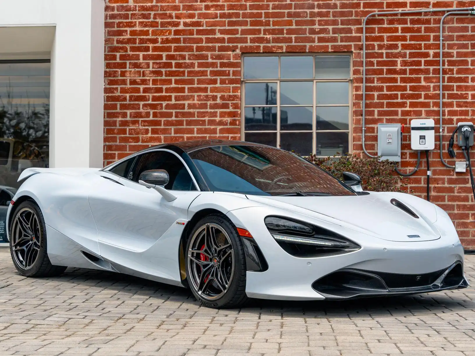 2018 McLaren 720S Luxury's photo