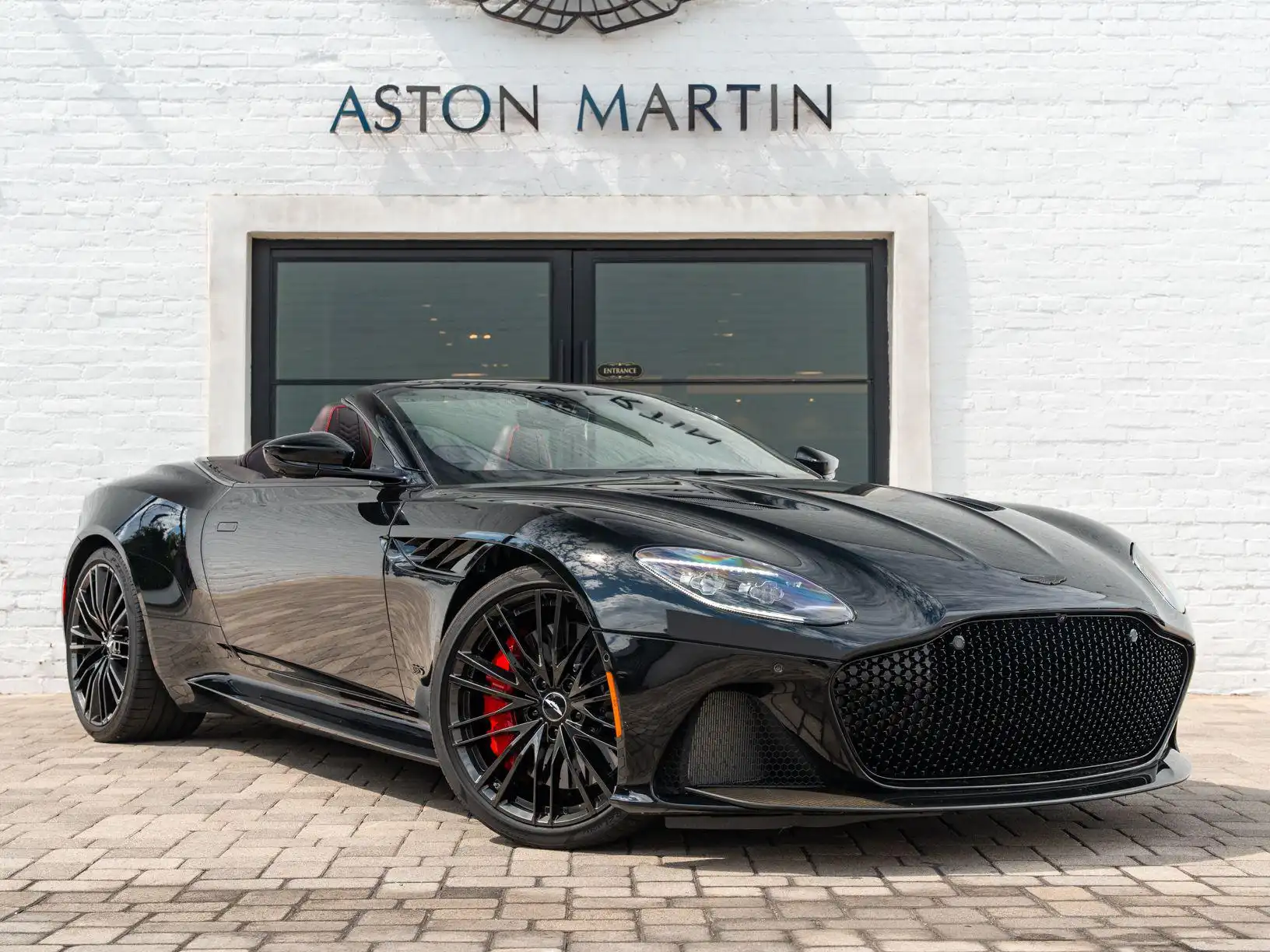 2023 Aston Martin DBS 5.2 Volante V12's photo