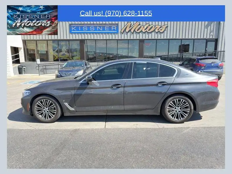 2019 BMW 5 Series 530e iPerformance Sedan's photo