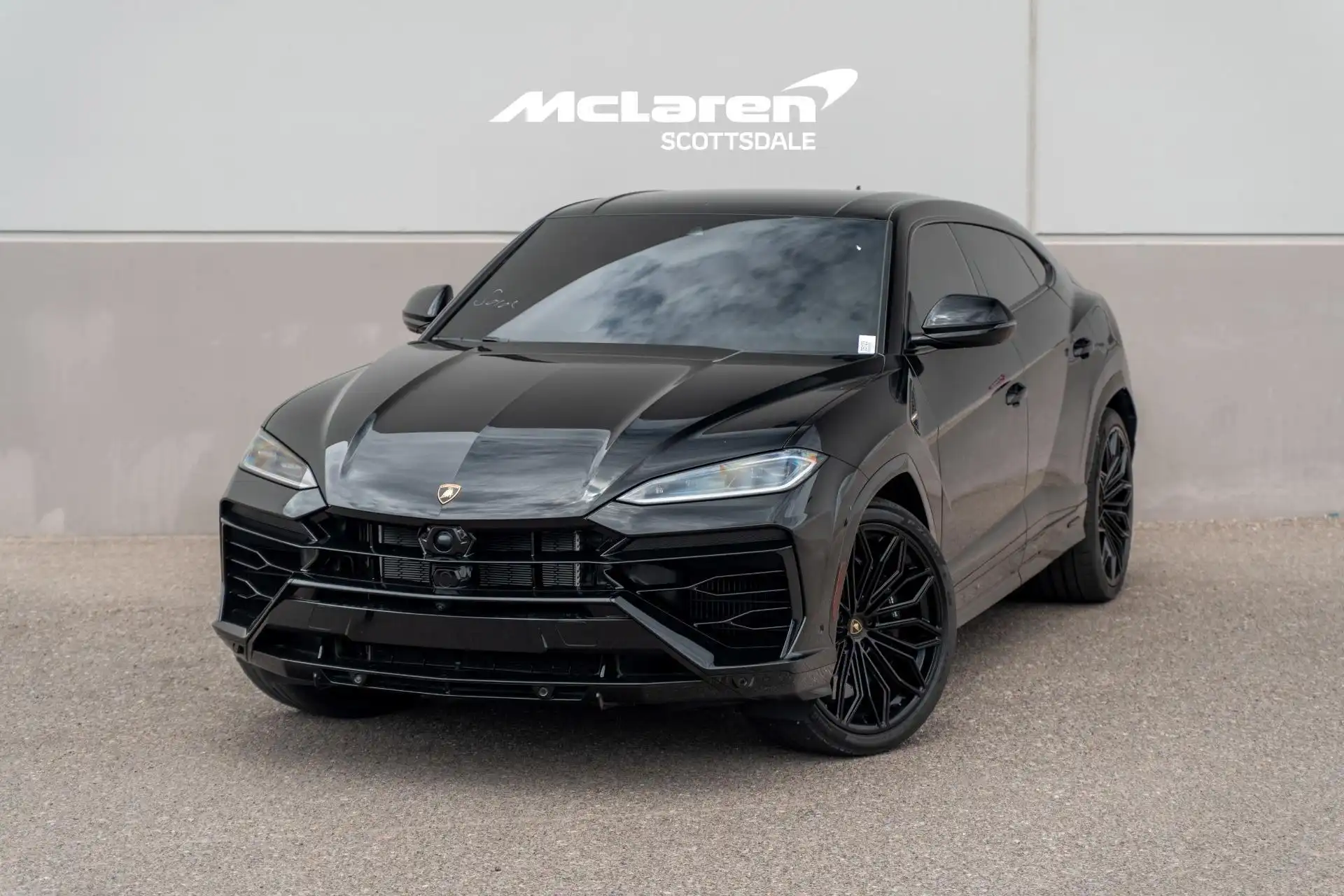 2025 Lamborghini Urus 4.0 V8 PHEV SE's photo